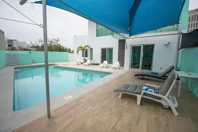 Image de Entire home with Pool. Walk to the beach. Lety Copel
