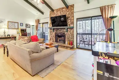 Image de Hike & Golf: Family Home w/ Balcony in Pinetop!
