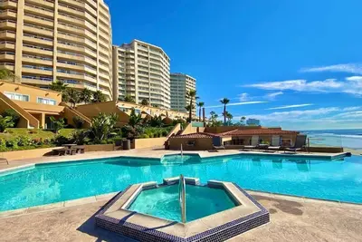 Image de Rosarito Beach and pool access apartment 2bd 2b