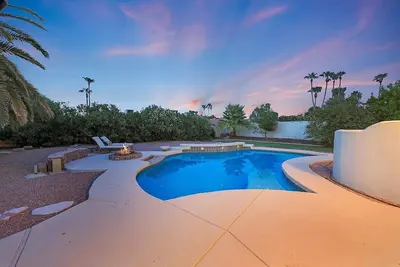 Image de Beautiful 3 Br Home with Pool, Hot Tub and Chef's Kitchen. Sleeps 8-12.