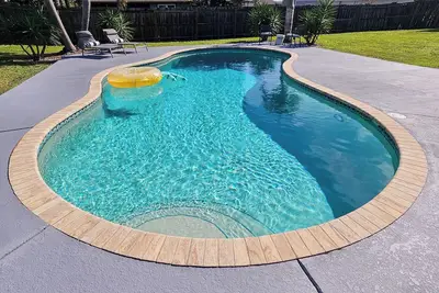 Image de Modern Pool Home- 2nd Street