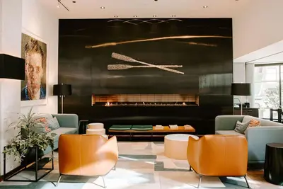 Image de Corner King Suite + Magnificent Art Display