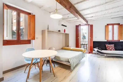 Image de Studio '2º In The Old Center' avec balcon, Wi-Fi et climatisation