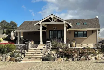 Image de Hilltop Haven in secluded Valley - pet friendly