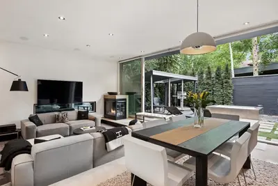 Image de Zen, Contemporary Home with Amenities & Ac!