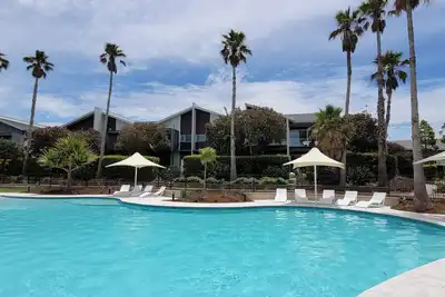 Image de Discover Tranquillity at this Majestic Coastal Retreat on Magenta Beach