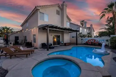 Image de Vegas Game Haven Heated Pool! Near Airport & Strip