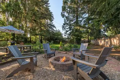 Image de 4 bedrm close to University, Stadium; Private yard