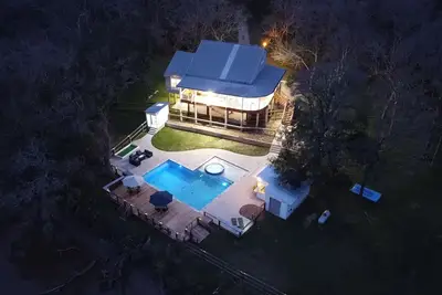 Image de San Bernard: Enjoy a Spa, Your Own Private Boat Ramp, and Jet-Skiing