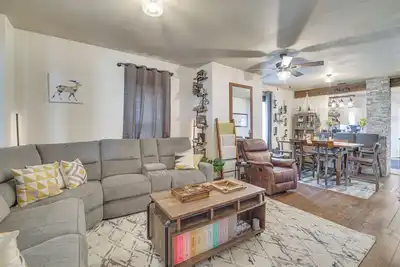Image de Modern Casselton Vacation Rental: 22 Mi to Fargo!