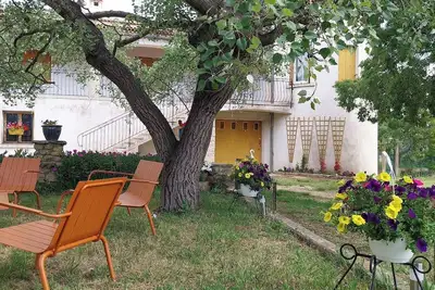Image de Grande Maison Familiale Accueillante Tout Juste Rénovée sur 3000m2 de Terrain