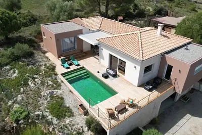 Image de Découvrez le Charme Absolu de Cette Villa, Entre Mer, Campagne et Montagne