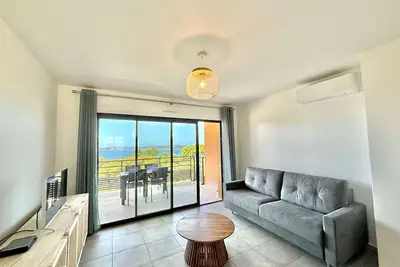 Image de Appartement climatisé, 2 pièces, 2 couchages à Cargèse, proche de la plage et parking inclus