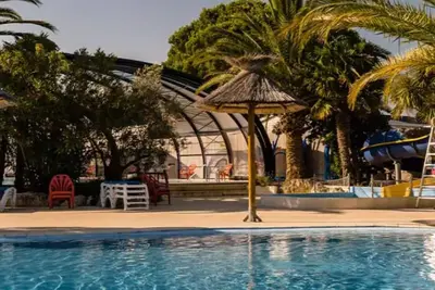 Image de Chalet de Luxe au Calme avec Piscines Chauffées, Clim et Prestations Haut de Gamme