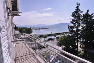 Image de Cosy apartment with a balcony view