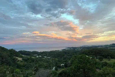 Image de Spectacular Ocean & Forest Views - Quite Private Location, 10 mins to beaches