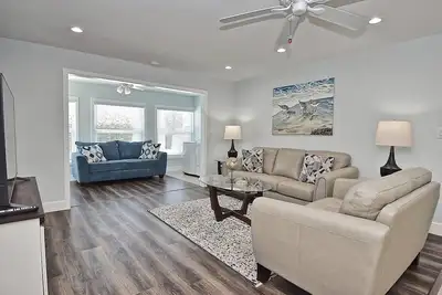 Image de Everything is New! Siesta Key Villa at Vista Hermosa - 2 Blocks to Beach 169