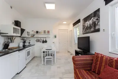 Image de Petit appartement dans un quartier calme, équipé de toutes les commodités