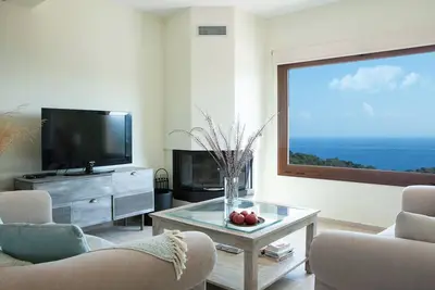 Image de Family Vacation home with Views in Heart of Mani!