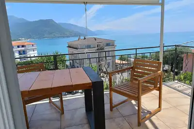 Image de Trilocale con terrazzo panoramico a 150 metri dal mare