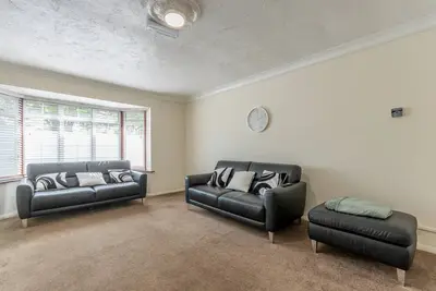 Image de Pass the Keys | Large house in Benfleet