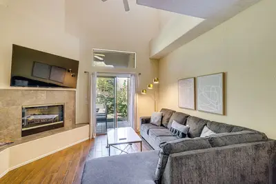 Image de Patio & Pool Access: Chic Scottsdale Townhome