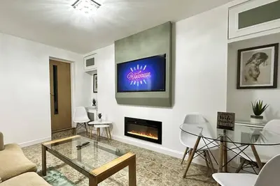 Image de Fabulous Fiery Flat w/ body shower - Tylorstown