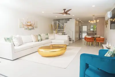 Image de Luxury condo in Jolly Harbour Near beach