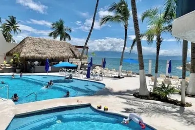 Image de master suite 2 recamaras at the beach \n