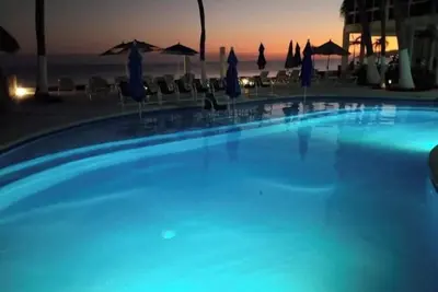 Image de suite one bedroom on the beach