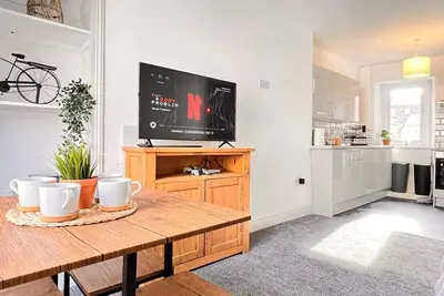 Image de A spacious two-bedroom apartment located on the high street of Penrith.