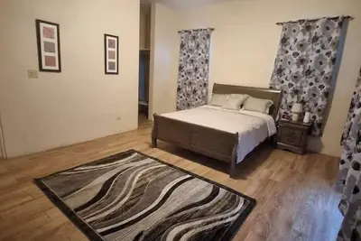Image de Comfy full 1 bdr, 1 bth apt close to everything!