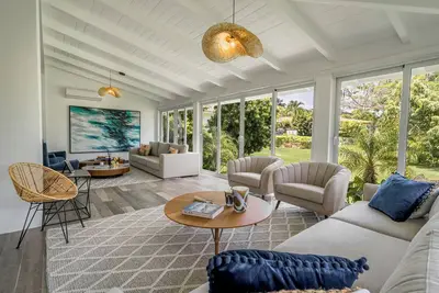 Image de Newly renovated with golf view!