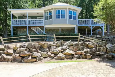 Image de House #17 On The Rocks (no pets) Lake View