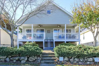 Image de House #53 Flip Flop Inn (no pets)