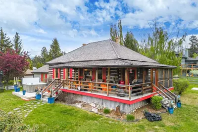 Image de The Barracks | Hot Tub | Walk to Beach | Historic