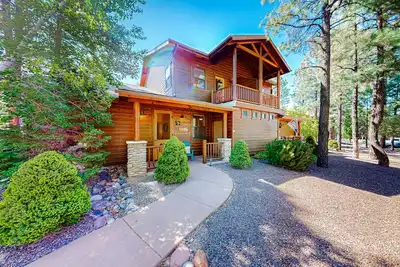 Image de Charming mtn-view townhouse w/fireplace, patio, grill, streaming, washer/dryer