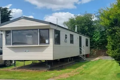 Image de Homely 6 berth caravan at Steeple Bay in Essex ref 36017d
