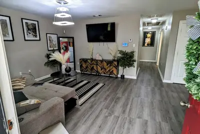 Image de 3br Comfortable Green Haven nr Plants&Job Sites