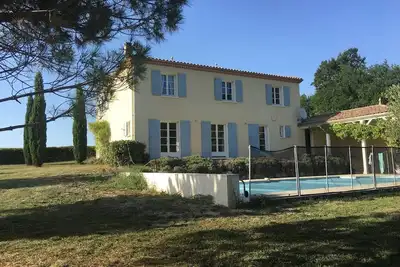 Image de Grande villa, piscine individuelle, au calme