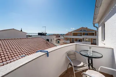 Image de Superbe appartement Ă Vrsi avec cuisine