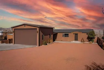 Image de [The Hideaway] 50 Mile Views, Sleeps 8, Big Garage