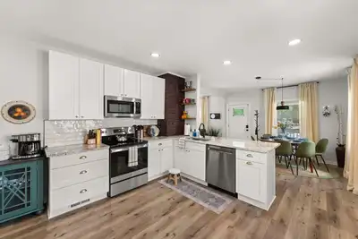 Image de Renovated and Professionally Designed 3Bed Home!