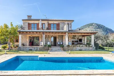 Impressive Country House, A/C, Private Pool, Superb Views & Location, 5/10mins to Pollenca & Beaches