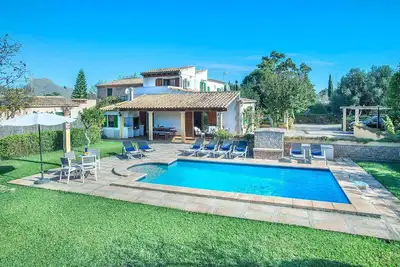 Refurbished Country House, A/C, Private Pool, Mountain Views - Close to Old Town Pollenca & Beaches!