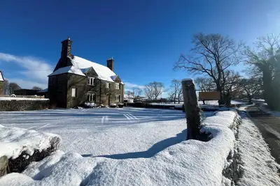 Image de Upper Hurst Farmhouse, family friendly, with hot tub in Hartington