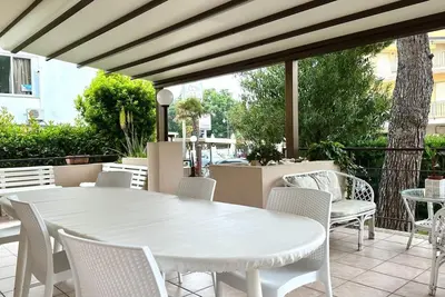 Image de M395 - Marcelli, three-room apartment on the sea with patio and private beach