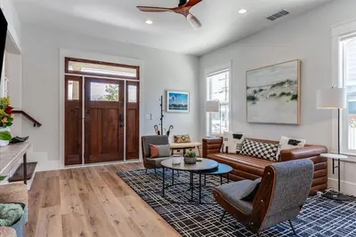 Image de Newly Remodeled Craftsman Style Home in Downtown San Luis Obispo – 30 plus day