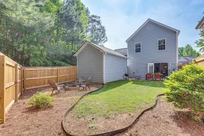 Image de Canton Home w/ Fenced Yard: 6 Mi to Lake Allatoona