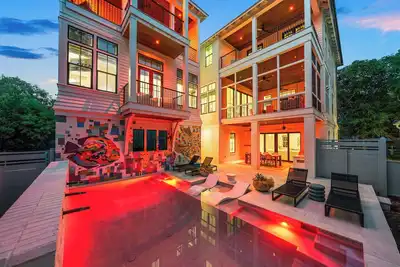 Image de 🍂 Stay 3+ Nights, Get 1 Free! 8/15–11/15 | Luxurious Seagrove Home with Private Pool